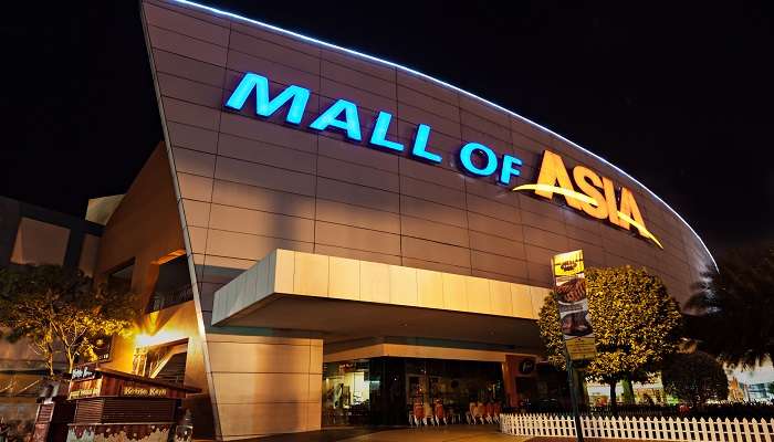 मनीला में घूमने की जगहें में से एक मॉल ऑफ एशिया है