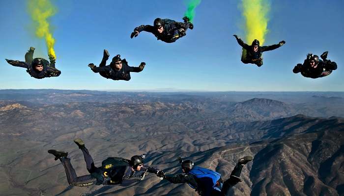 Dhana, c'est l'une des meilleurs endroits pour faire du parachutisme en Inde