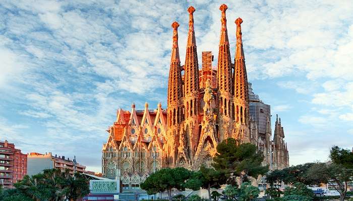 Espagne, C’est l’une des meilleurs endroits à visiter en juin dans le monde