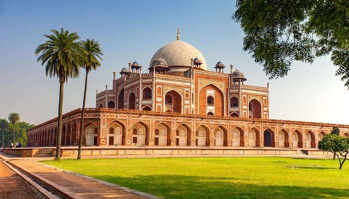 The exterior view of Humayun’s Tomb, one of the best places to visit near India Gate
