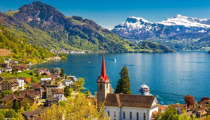 Delighting the visitors with awe-inspiring vistas of Lake Lucerne