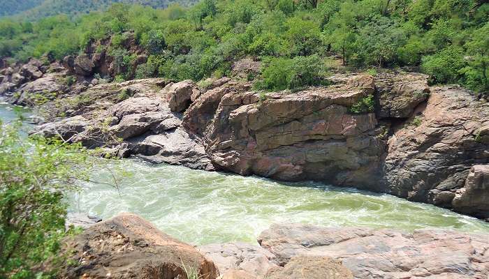 Rivière Mekedatu à Ramanagara, Karnataka, C'est l'une des meilleurs lieux touristiques près de Chennai