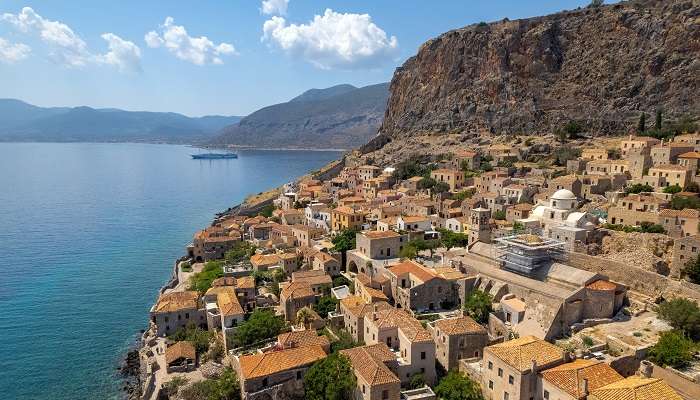 A lavishing view of Monemvasia, a blissful small towns in Greece