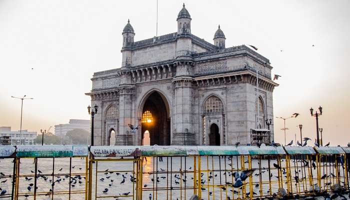 Vue imprenable sur la Gateway of India, Mumbai, C’est l’une des meilleurs endroits à visiter à Maharashtra en été