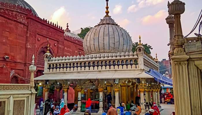 Seek blessings from Nizamuddin Dargah, one of the most popular places to visit near Humayun Tomb