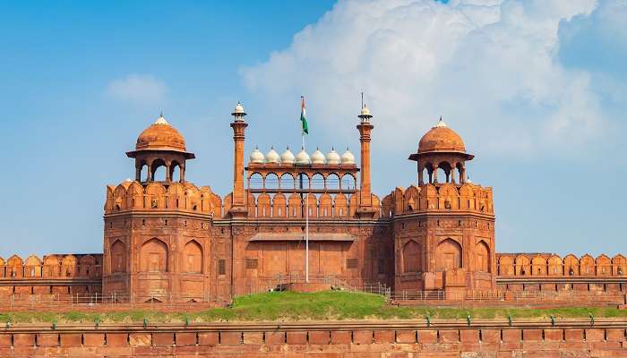 Let’s explore places to visit near Red Fort