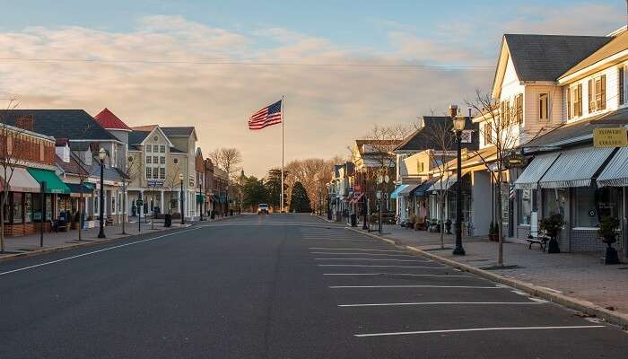 A majestic view of Spring Lake which is one of the amazing small towns in New Jersey