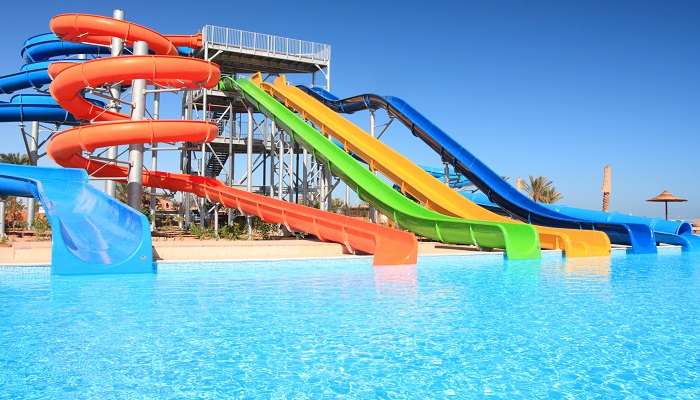 An image of water slides found at amusement parks in San Diego