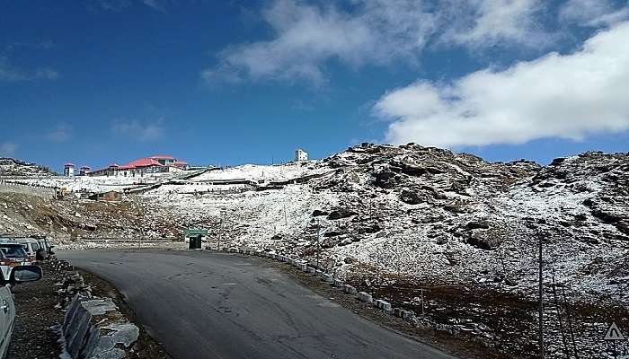 नाथूला दर्रा सिक्किम में घूमने की जगहें है