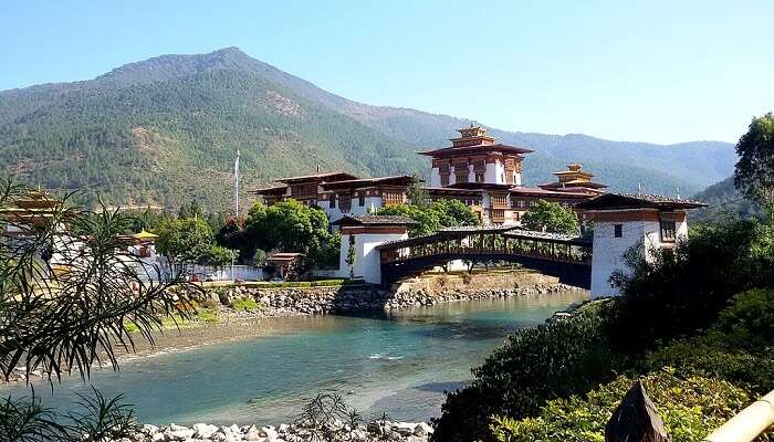 भारत से घूमने के लिए सबसे सस्ते देश में से एक भूटान है