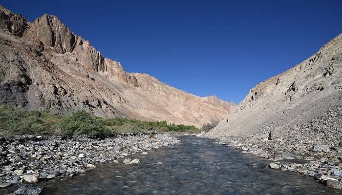 मरखा वैली ट्रेक दोस्तों के साथ घूमने के लिए सबसे अच्छे लद्दाख पर्यटन स्थलों में से एक है