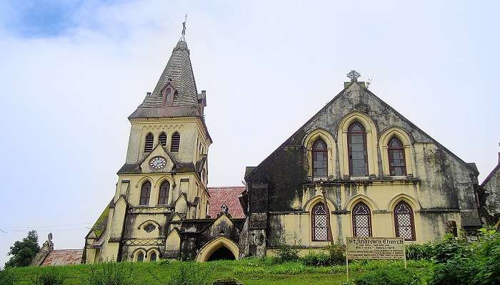सेंट एंड्रयू चर्च दार्जिलिंग में पर्यटन स्थल है