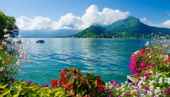 The breathtaking scene of Lake Annecy in Annecy, among the coastal villages of France.