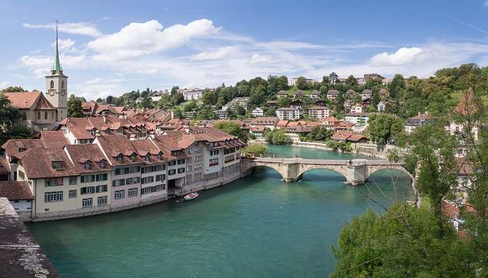La vielle ville et la Fleuve Aare, C’est l’une des meilleurs lieux de lune de miel en Suisse