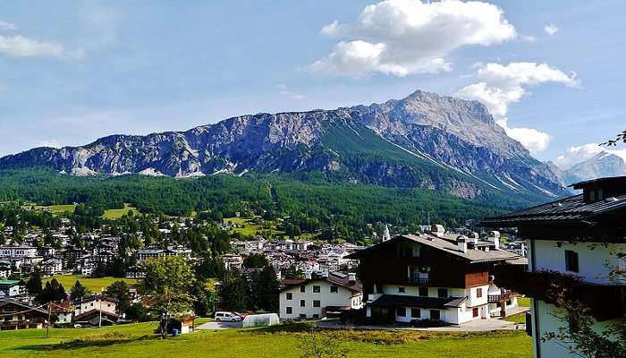 Surrounded by the mighty Dolomites, Cortina is ideal for mountain and nature enthusiasts searching for some winter sports