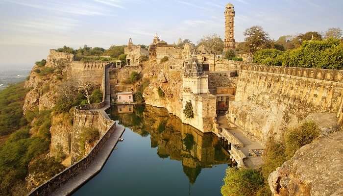 Fort de Chittorgarh, Rajasthan,  C’est l’une des meilleurs lieux historiques célèbres en Inde