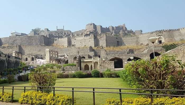 Fort de Golkonda, Hyderabad, C’est l’une des meilleurs lieux historiques célèbres en Inde 