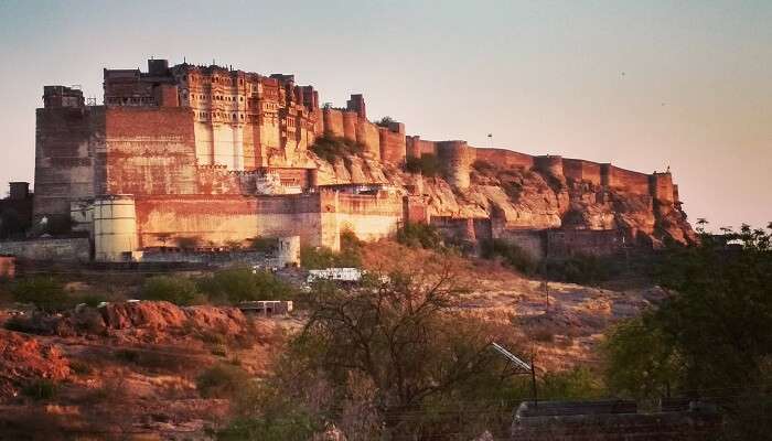 Fort de Mehrangarh, jodhpur, C’est l’une des meilleurs lieux historiques célèbres en Inde, 