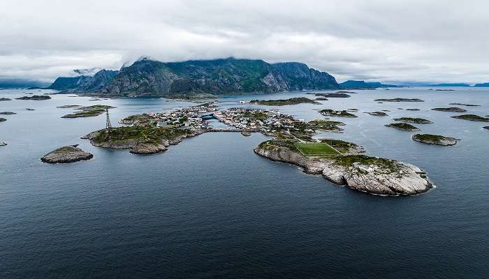 The picturesque view of a fishing village, Henningsvær.
