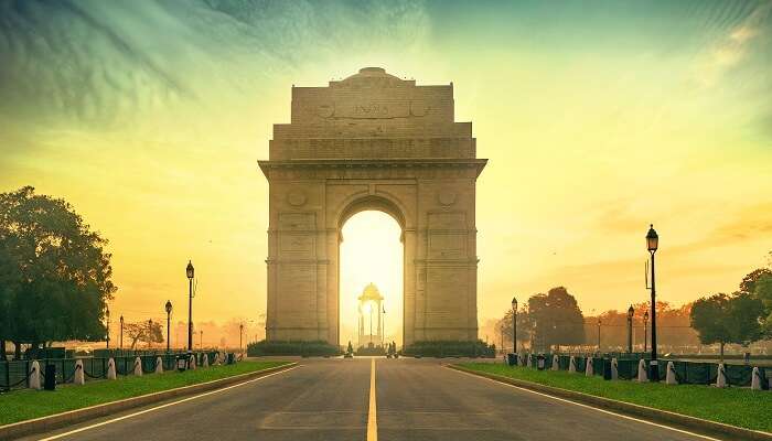 La vue magnifique de India Gate, Delhi,  C’est l’une des meilleurs lieux historiques célèbres en Inde