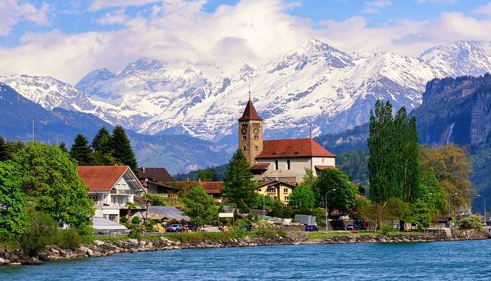 Interlaken, Suisse, C'est l'une des meilleurs endroits à visiter en Europe en juillet