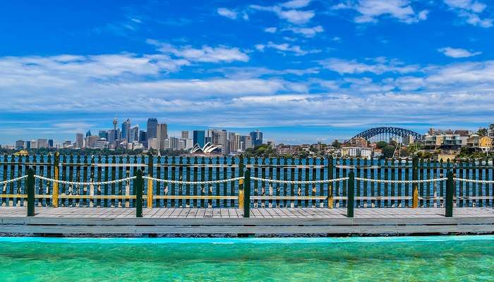 Overlooking the harbour, this hidden gem in Sydney offers a superb view of the Sydney Harbour Bridge and Sydney Opera House