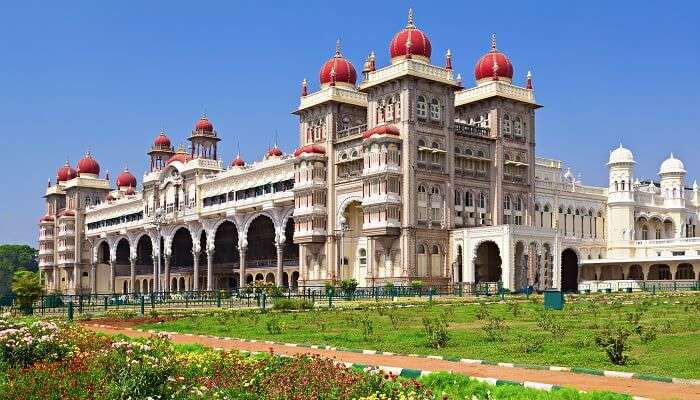 La vue magnifiques de Palais de Mysore, Karnataka,  C’est l’une des meilleurs lieux historiques célèbres en Inde