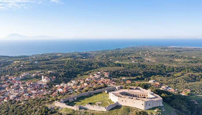 La vue panaromique de Peloponnese,  C’est l’une des meilleurs endroits à visiter en Grèce