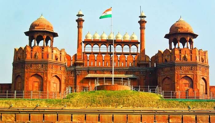 Red Fort, Delhi, C’est l’une des meilleurs lieux historiques célèbres en Inde