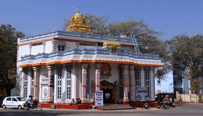 Dedicated to one of Hinduism’s most prominent deities, Sri Maha Vallabh Ganapati Temple is a beautiful Hindu temple