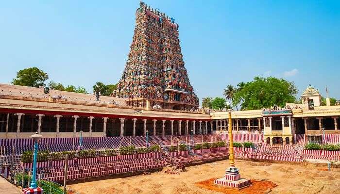 Temple Meenakshi Amman, Madurai,  C’est l’une des meilleurs lieux historiques célèbres en Inde