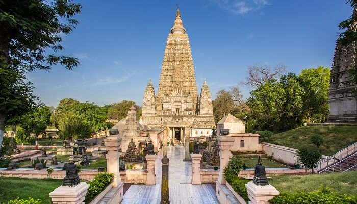 Temple de la Mahabodhi, Bodh Gaya,  C’est l’une des meilleurs lieux historiques célèbres en Inde