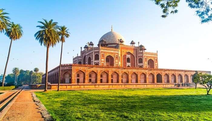 La vue incroyable de Tombeau de Humayun, Delhi,   C’est l’une des meilleurs lieux historiques célèbres en Inde