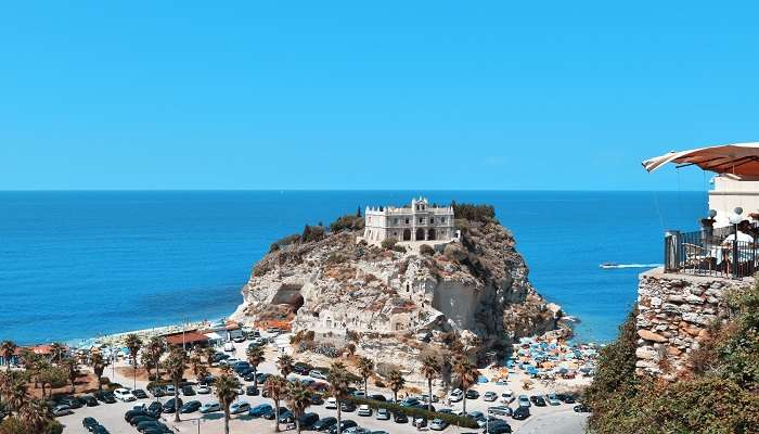 Also known as “La Costa Degli Dei”, the vibrant village of Tropea is one of the most beautiful villages in Italy.