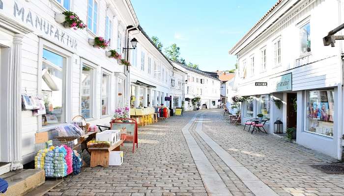 The beautiful pathways of Tvedestrand village