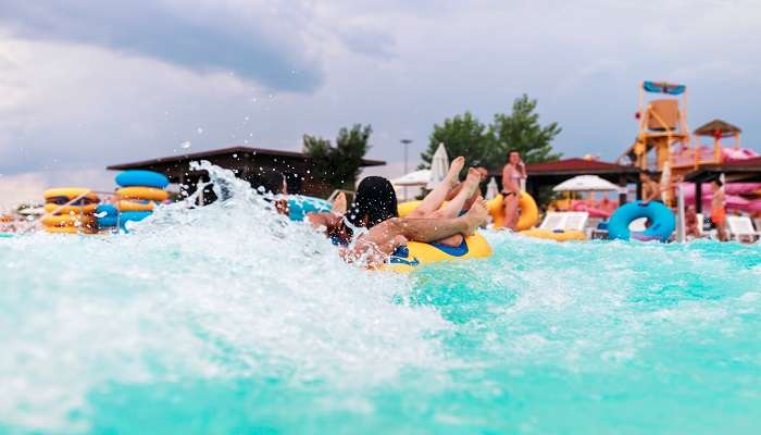 With a wide variety of slides, Wave Country is definitely one of the best amusement parks in Nashville