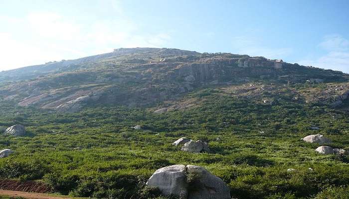 बैंगलोर के पास सर्वोत्तम ट्रैकिंग स्थान में से एक स्कंदगिरि है