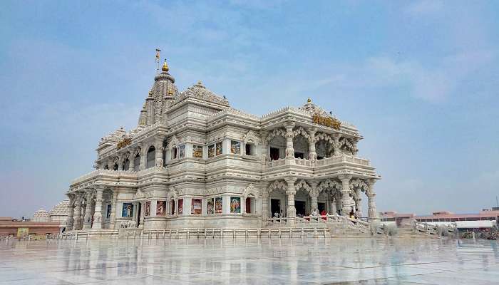 The magnificent Prem Mandir in Vrindavan is one of the most sought-after and beautiful religious places in India