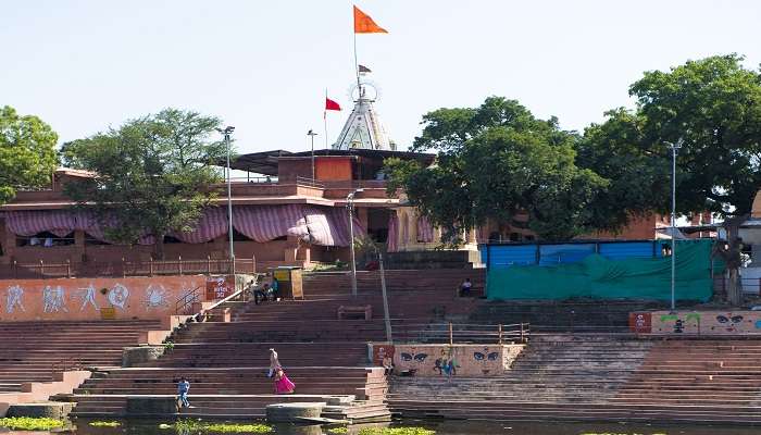 temple is a peaceful spiritual haven along the Kshipra River. 