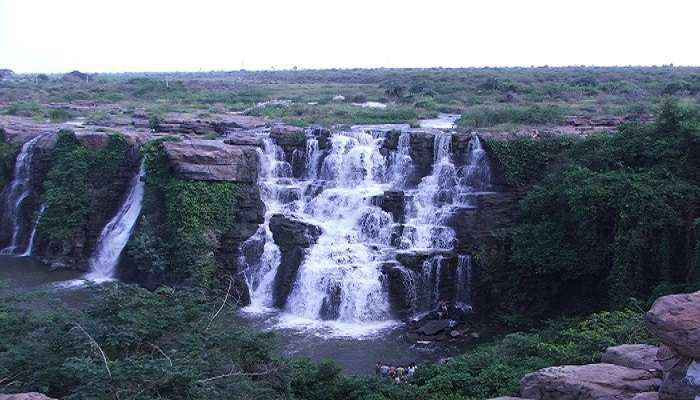 A view of the Ethipothala Falls, Places To Visit Near Hyderabad Within 200 Kms
