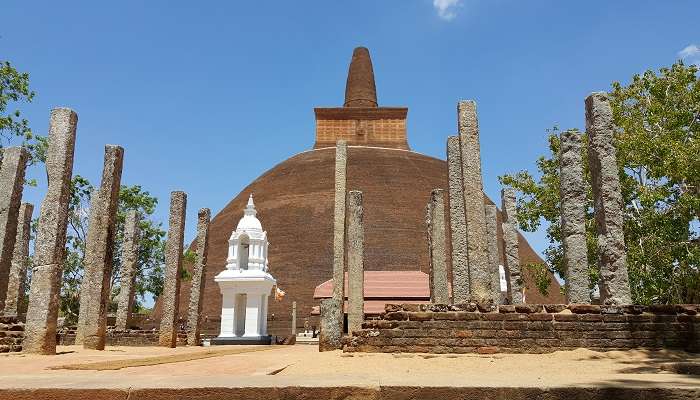 Abhayagiri Dagoba in Anuradhapura, Sri Lanka