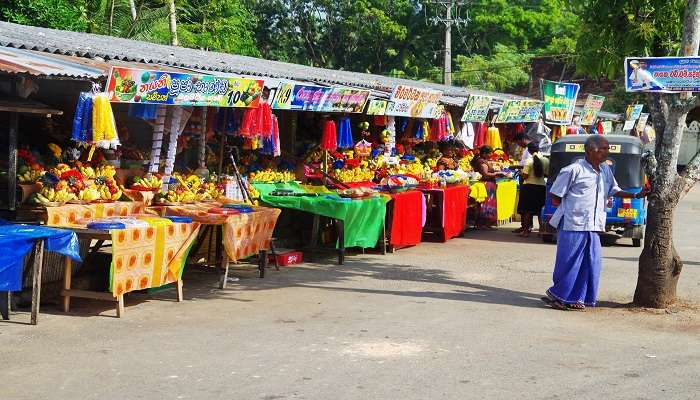 Aluthgama provides the local shopping experience to tourists all in one place 