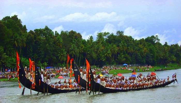 Aranmula is a serene temple town that is most popular for the Sree Parthasarathy Temple and traditional boat races