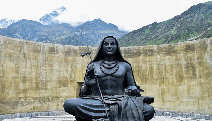 A statue of Adi Shankaracharya has also been installed by the Shankaracharya of Dwarakapeetham at Jyeshteshwar Temple