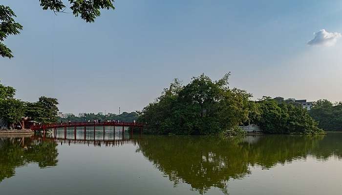 There’s a small island on Hoan Kiem Lake where the Turtle Tower is located. 