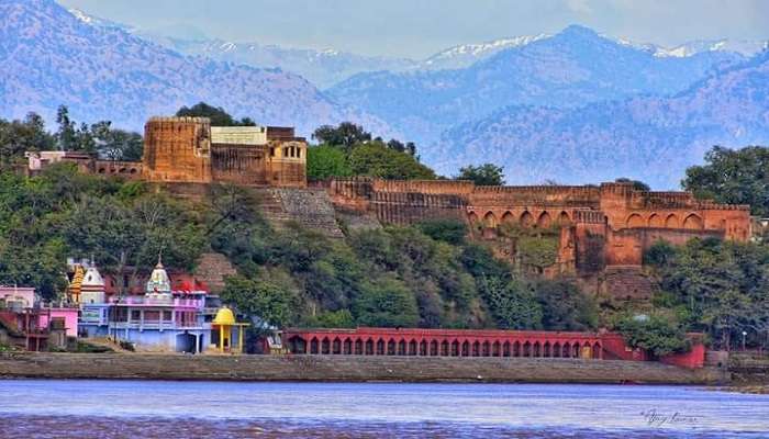 Beautiful view of Akhnoor Fort 