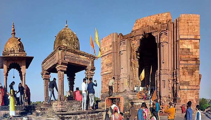 Being one of the most ancient temples in India, Bhojeshwar Temple is definitely worth a visit by devotees