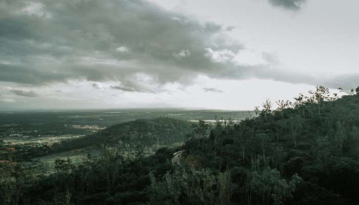 The jaw-dropping view of Chamundi Hills in Mysore.