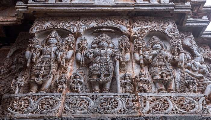 The intricate carvings at the Chaturshringi Temple.