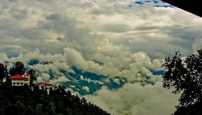 The Breath-taking view from the Cloud’s End which is the top places to visit near tiger falls.